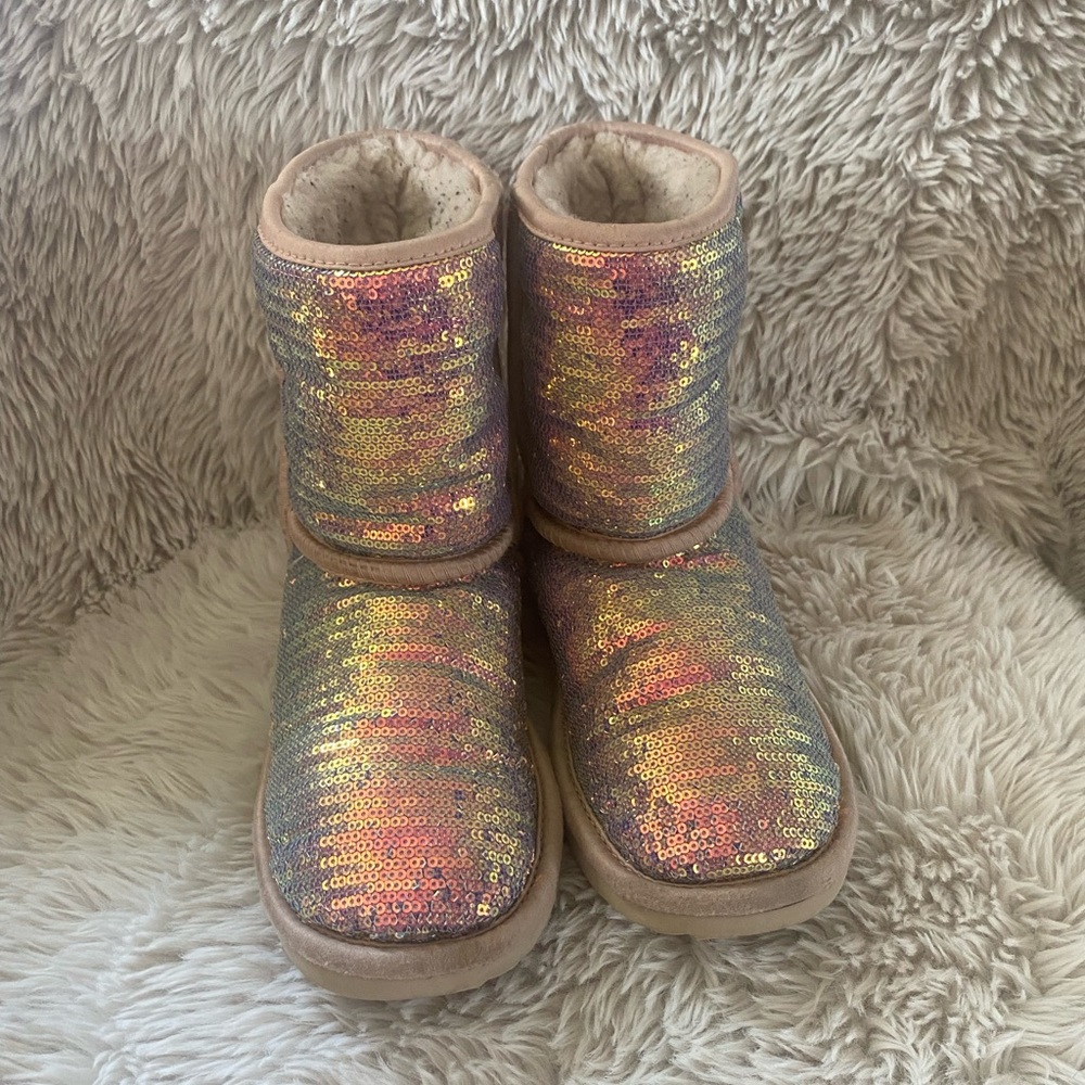 UGG boots Girls Sz 3